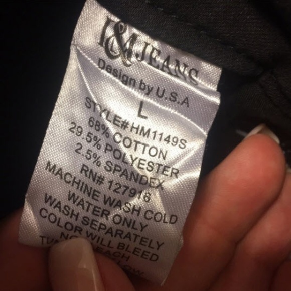 DONATED!! Three button - Picture 6 of 8